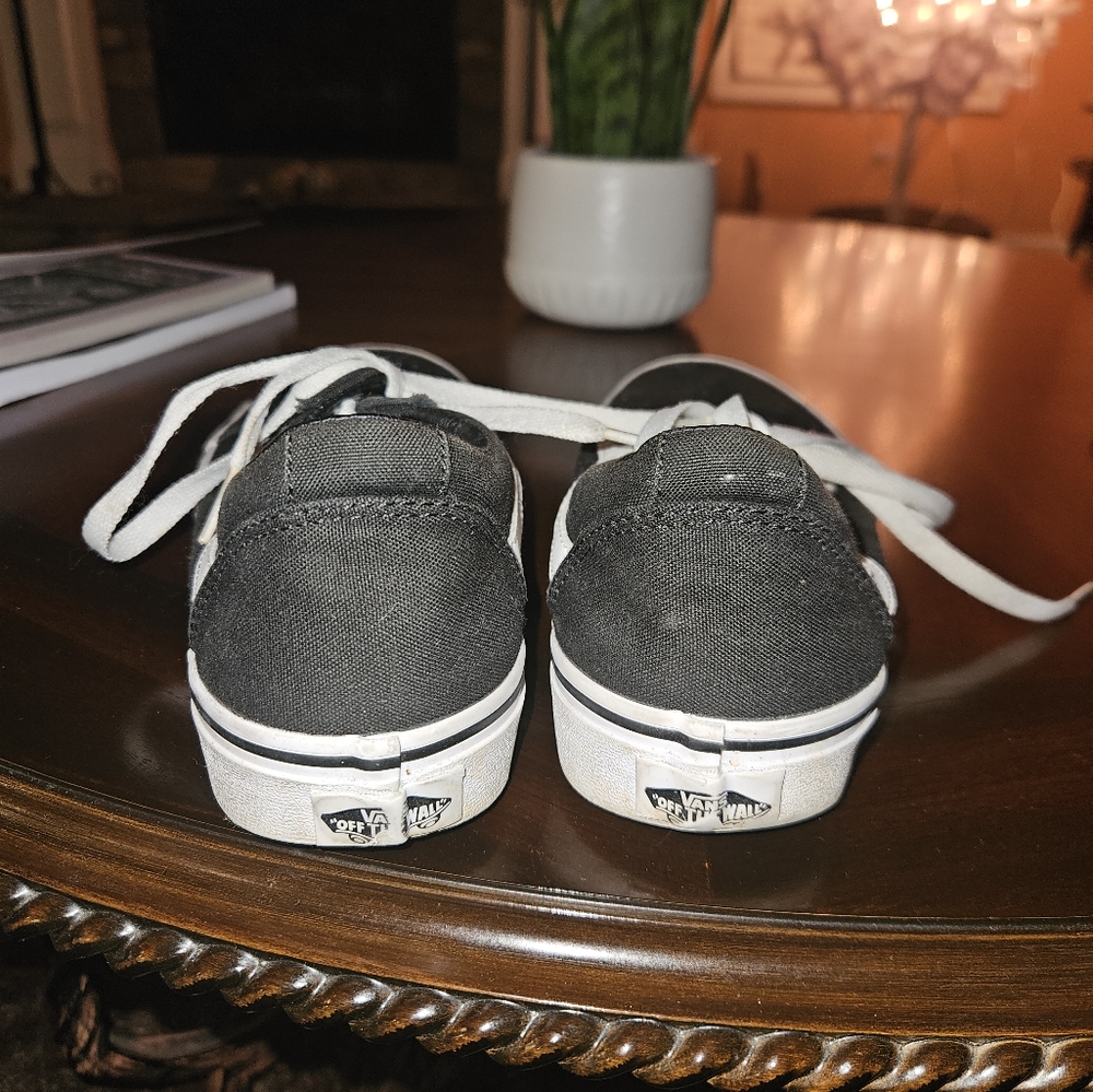Vans - Picture 3 of 3